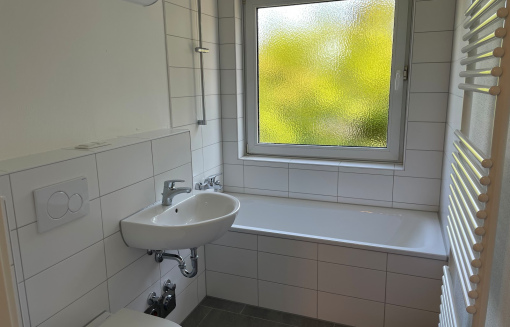 Niddastr. 1, 2 5 - Erstbezug nach Modernisierung! 2-Zimmer-Wohnung mit Loggia. WBS notwendig! - Foto 2