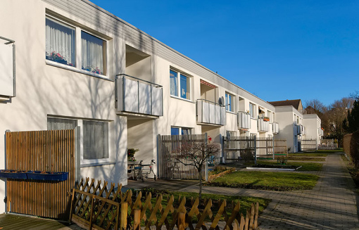 Donaustr. 14, 1 L - Erstbezug nach Modernisierung! 2-Zimmer-Wohnung mit Loggia, ab 60 Jahren mit WBS - Photo 2