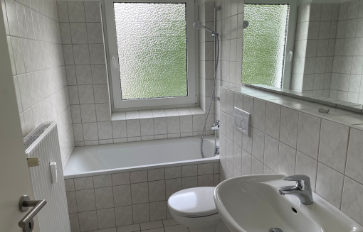 Donaustr. 4, 2 L - Frisch sanierte 3-Zimmer-Wohnung mit Loggia und praktischem Stauraum! - Foto 2