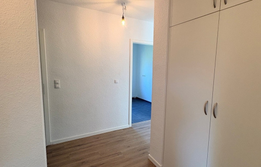 Bei dem Gerichte 12, 2 L - Erstbezug nach Modernisierung - Familienwohnung in zentraler Lage - Photo 5