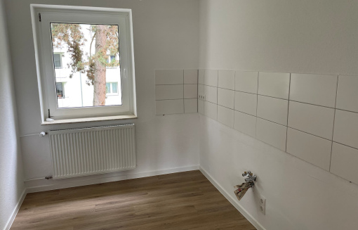 Donaustr. 8, 1 R - Sanierte 3-Zimmer-Wohnung mit Loggia und Tageslichtbad! - Foto 2