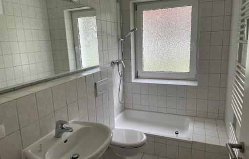 Donaustr. 8, 1 R - Sanierte 3-Zimmer-Wohnung mit Loggia und Tageslichtbad! - Foto 3