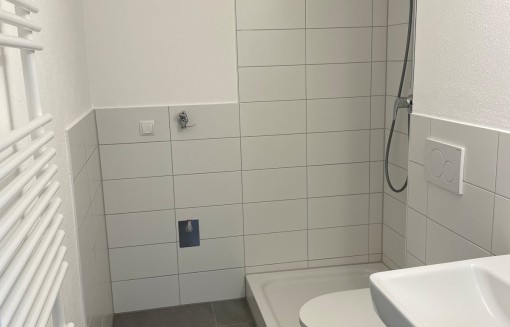 Niddastr. 5, 4 5 - Modernisierte 2-Zimmer-Wohnung mit Aufzug, barrierearm! WBS erforderlich - Foto 2