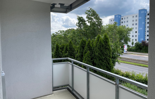 Donaustr. 8, 1 R - Sanierte 3-Zimmer-Wohnung mit Loggia und Tageslichtbad! - Foto 4