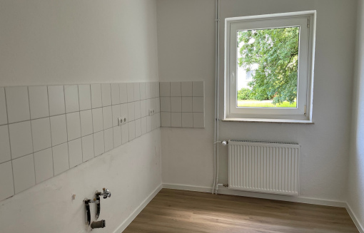Naabstr. 20, E L - Frisch sanierte 3-Zimmer-Wohnung mit Loggia - WBS erforderlich! - Foto 1