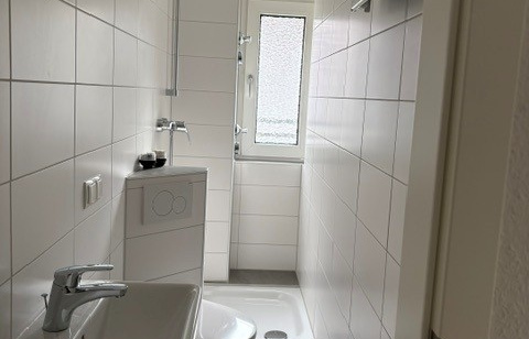 Kriemhildstr. 8, 1 L - Frisch modernisierte 2-Zimmer Wohnung mit Tageslichtbad - Photo 1
