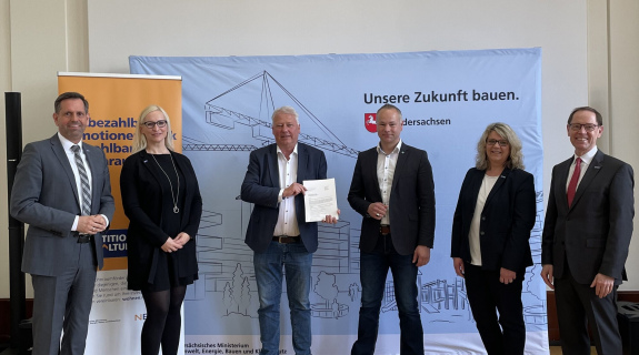 Niedersachsens Bauminister Olaf Lies dankt Nibelungen-Wohnbau-GmbH für Engagement